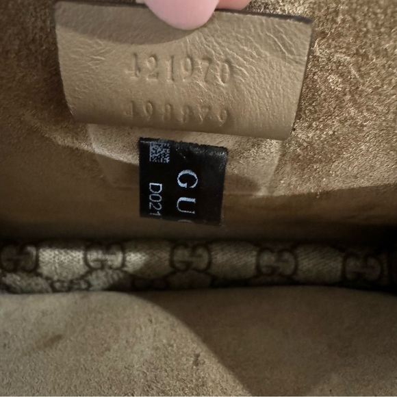 Authentic Gucci Dionysus GG Supreme Mini Bag - Picture 9 of 14